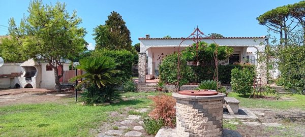 casa indipendente in vendita a Terracina