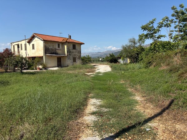 quadrivano in vendita a Terracina in zona Hermada