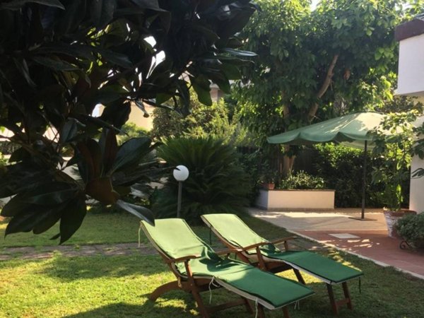 casa indipendente in vendita a Terracina in zona Hermada