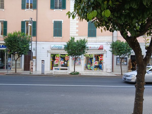 locale di sgombero in vendita a Terracina
