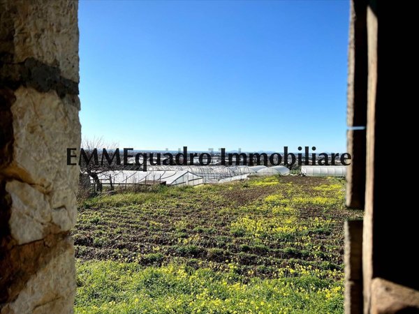 casa indipendente in vendita a Terracina in zona Campolungo