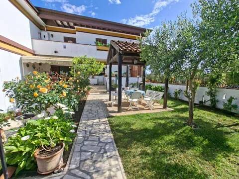 casa indipendente in vendita a Terracina