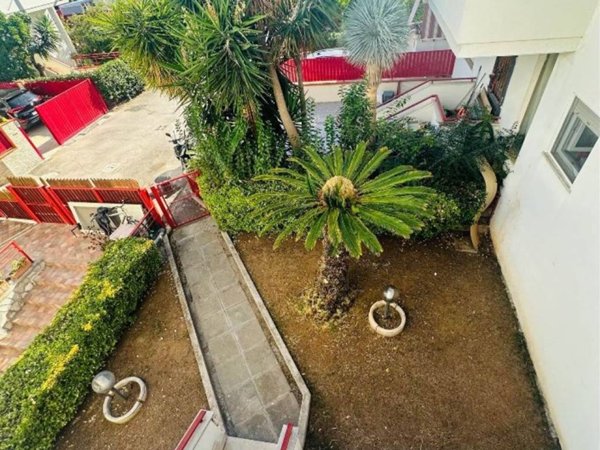 casa indipendente in vendita a Terracina in zona Hermada