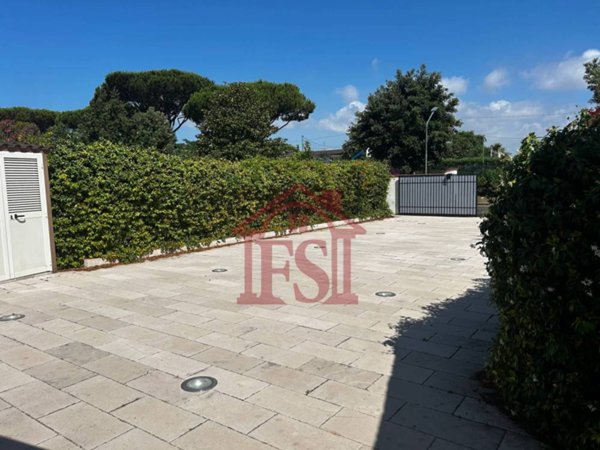 casa indipendente in vendita a Terracina