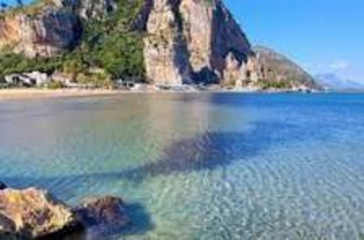casa indipendente in vendita a Terracina