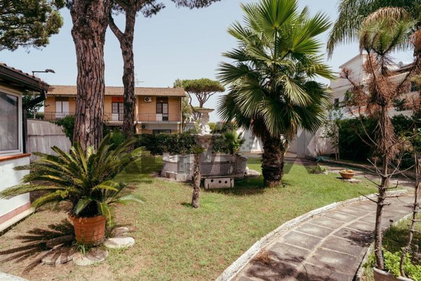casa indipendente in vendita a Terracina
