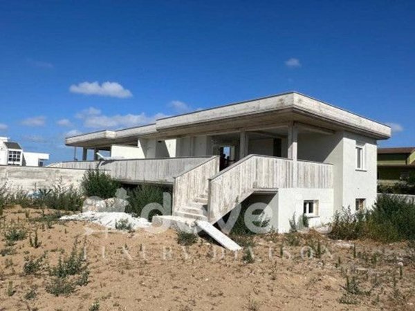 casa indipendente in vendita a Terracina