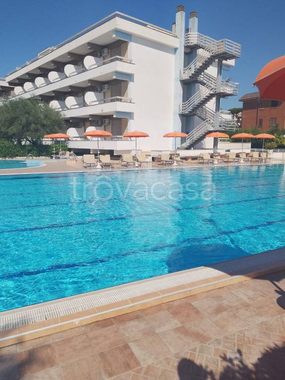albergo in vendita a Terracina