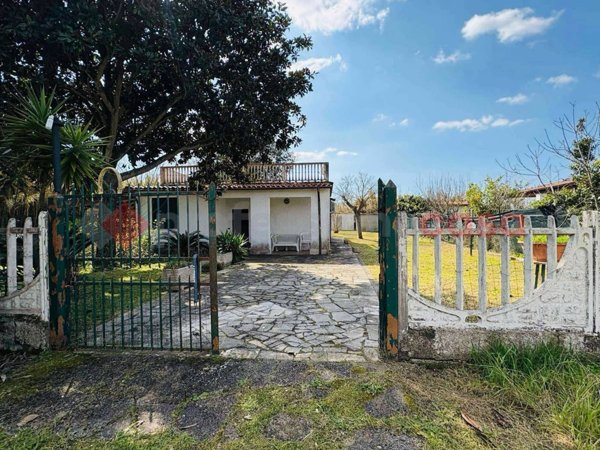 casa indipendente in vendita a Terracina