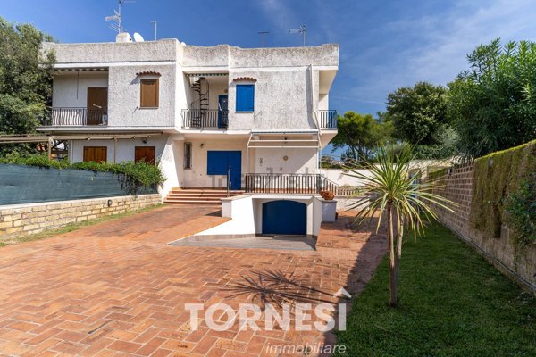 casa indipendente in vendita a Terracina