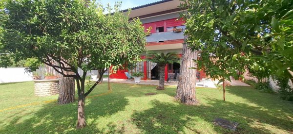 casa indipendente in vendita a Terracina