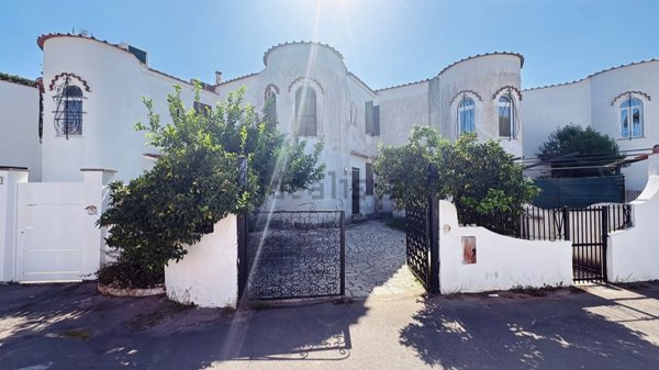 casa indipendente in vendita a Terracina