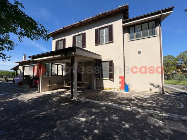 casa indipendente in vendita a Terracina