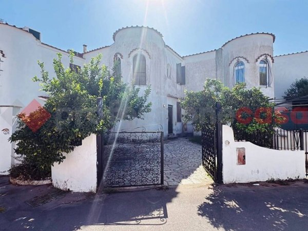 casa indipendente in vendita a Terracina