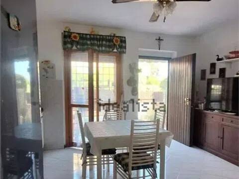 casa indipendente in vendita a Terracina in zona Hermada