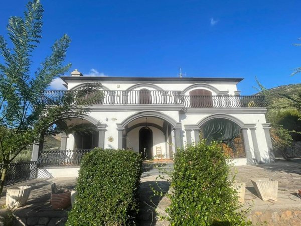 casa indipendente in vendita a Terracina in zona Casaletti