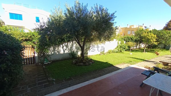 casa indipendente in vendita a Terracina