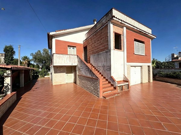 casa indipendente in vendita a Terracina