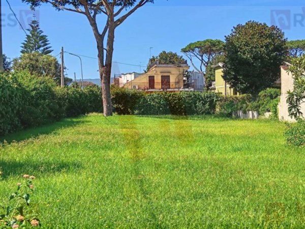 casa indipendente in vendita a Terracina
