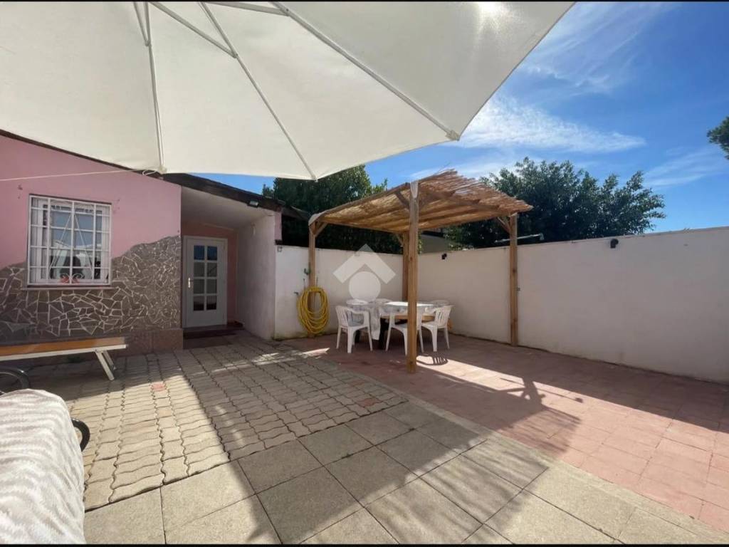 casa indipendente in vendita a Terracina
