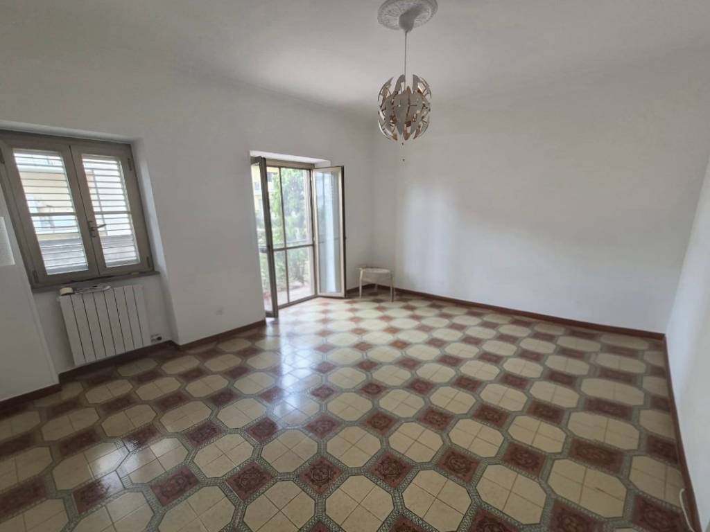 casa indipendente in vendita a Terracina