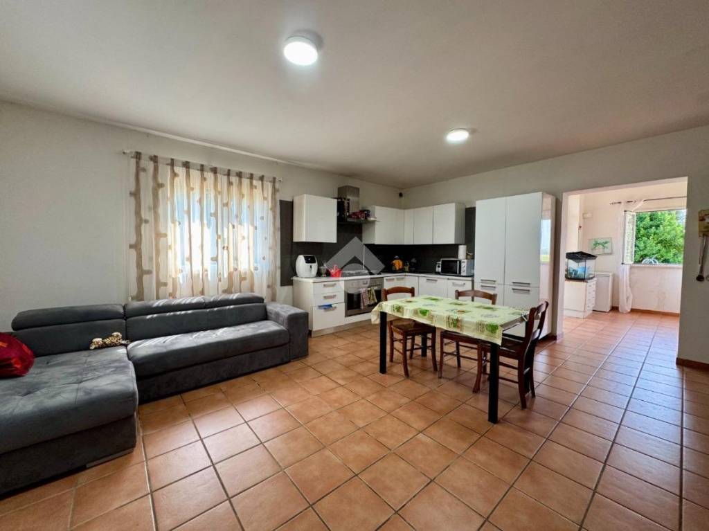 casa indipendente in vendita a Terracina in zona Casaletti