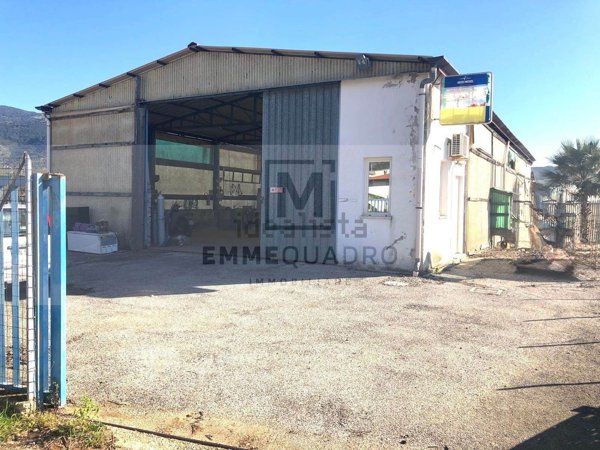 capannone in vendita a Terracina in zona San Benedetto