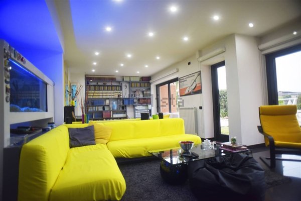 casa indipendente in vendita a Terracina
