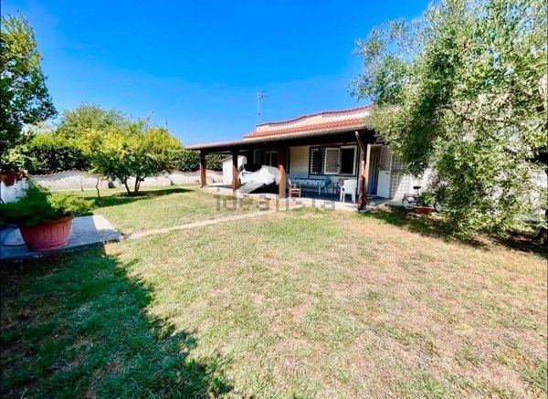 casa indipendente in vendita a Terracina