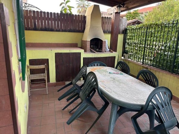 casa indipendente in vendita a Terracina