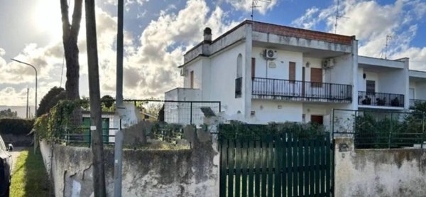 casa indipendente in vendita a Terracina in zona Hermada