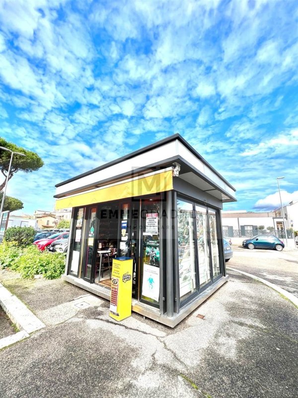 esercizio commerciale in vendita a Terracina