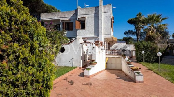 casa indipendente in vendita a Terracina