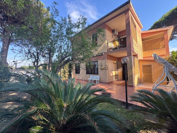 casa indipendente in vendita a Terracina