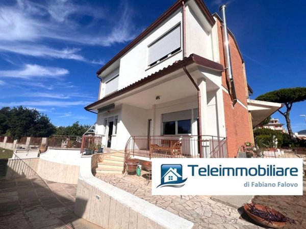 casa indipendente in vendita a Terracina