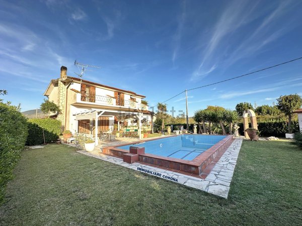 casa indipendente in vendita a Terracina in zona San Benedetto