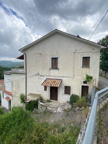 intera palazzina in vendita ad Acquafondata