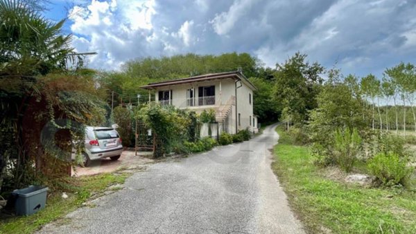 casa indipendente in vendita ad Acquafondata