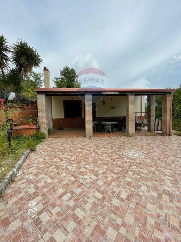 casa indipendente in vendita ad Acquafondata