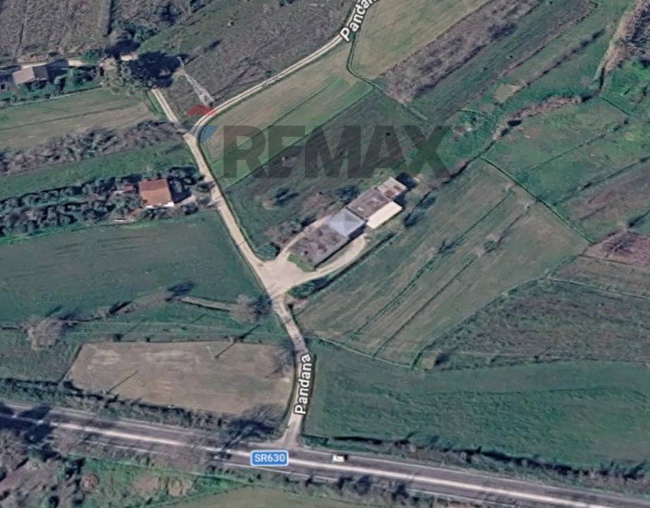 locale commerciale in vendita ad Acquafondata