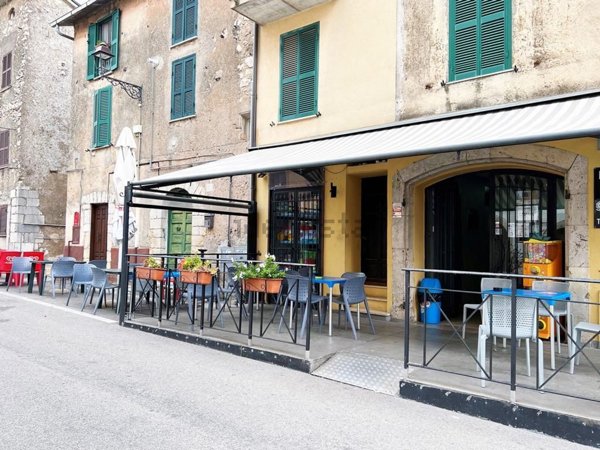locale commerciale in vendita ad Acuto