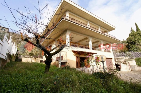 casa indipendente in vendita ad Acuto