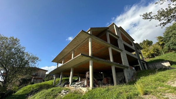 casa indipendente in vendita ad Acuto