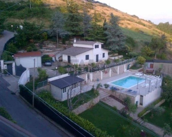 casa indipendente in vendita ad Acuto