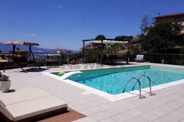 casa indipendente in vendita ad Acuto