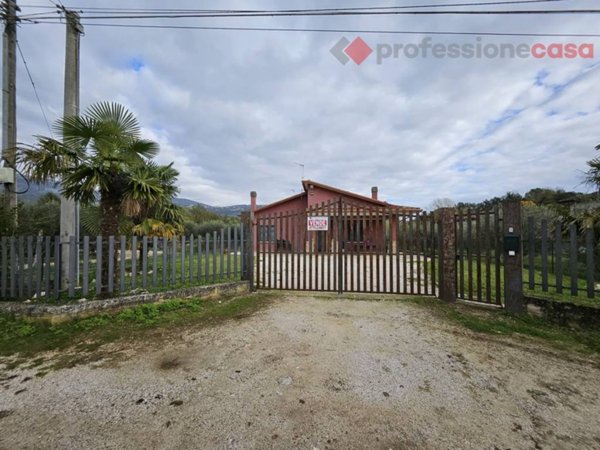 casa indipendente in vendita ad Alatri