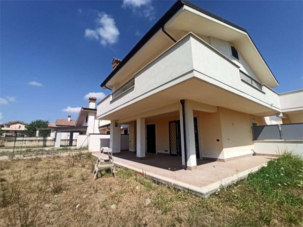 appartamento in vendita ad Alatri in zona Tecchiena