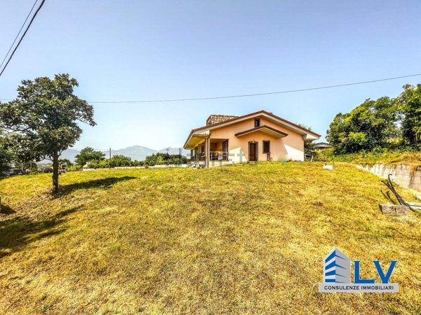 casa indipendente in vendita ad Alatri