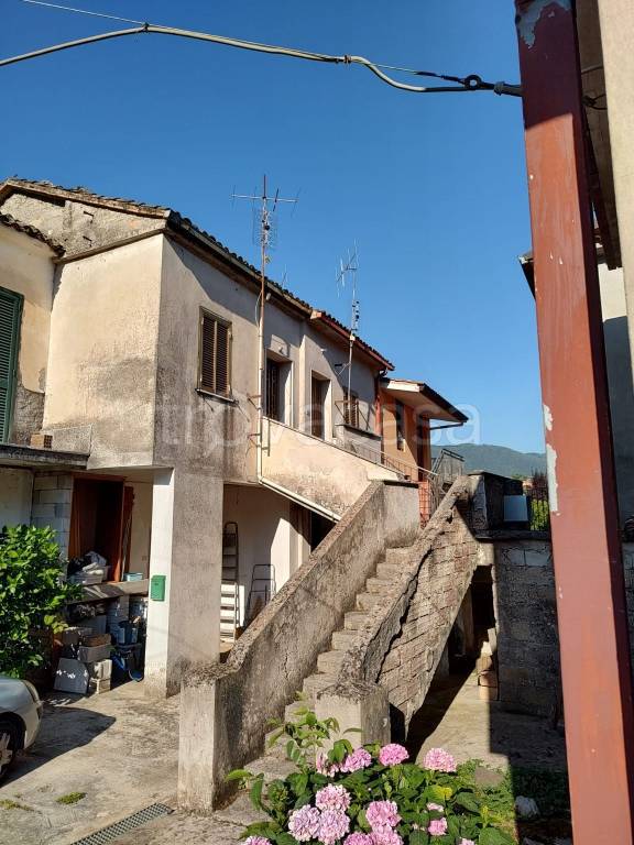 casa indipendente in vendita ad Alatri