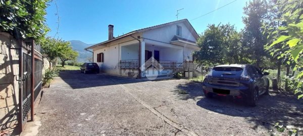 quadrivano in vendita ad Alatri